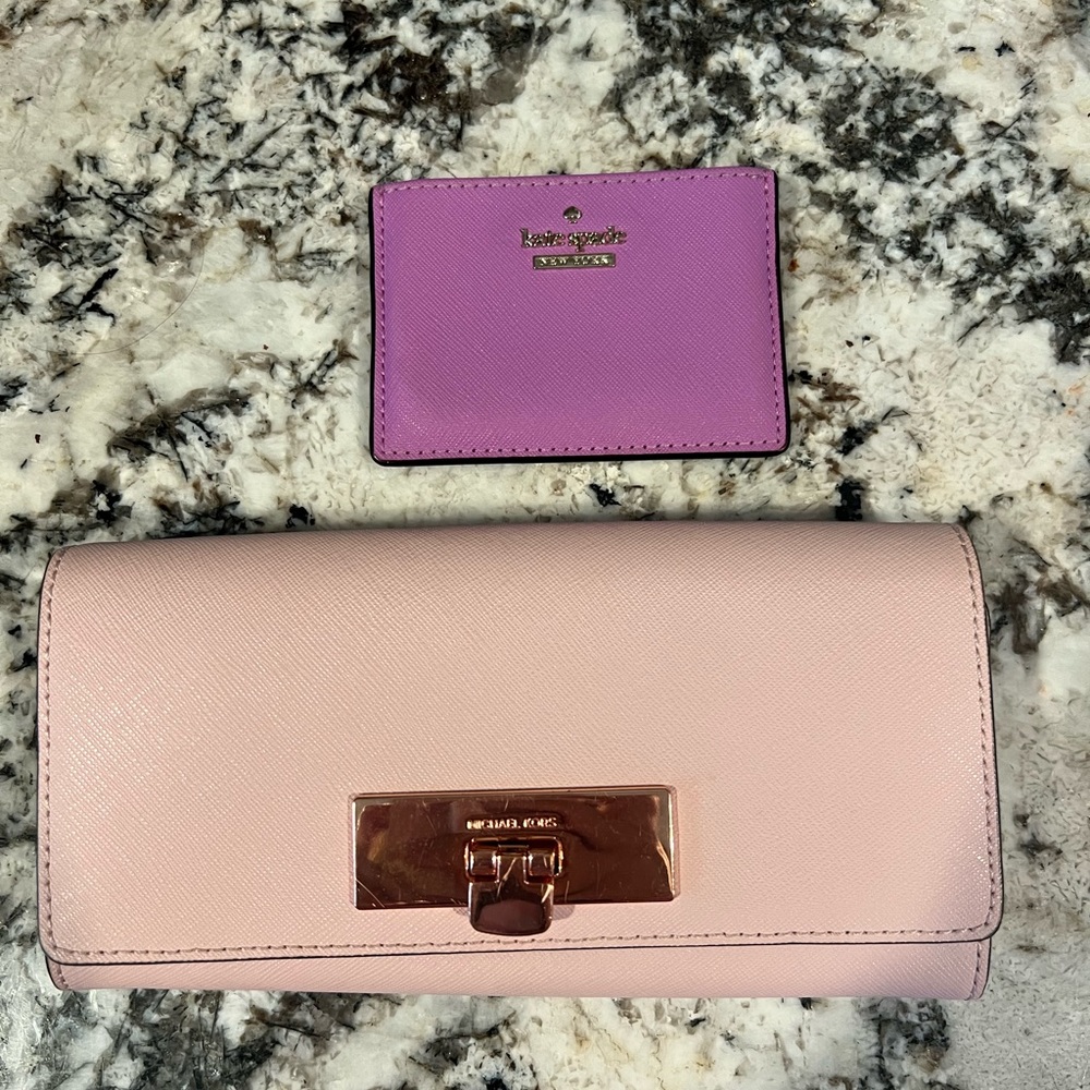Bundle of wallets